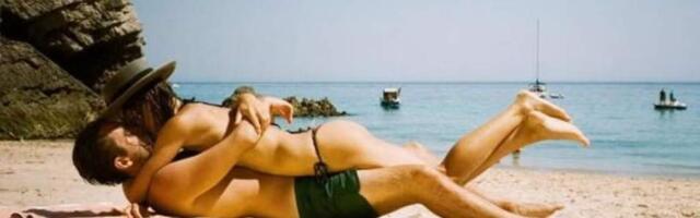 В Римини американская пара занялась сексом на пляже днём прямо перед туристами