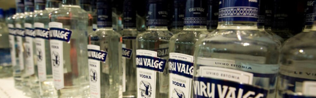 Купивший подростку бутылку водки мужчина наказан судом