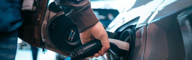 Клиент заплатил вдвое дороже за зарядку электромобиля в Таллинне. Компания: цена может меняться несколько раз в течение дня