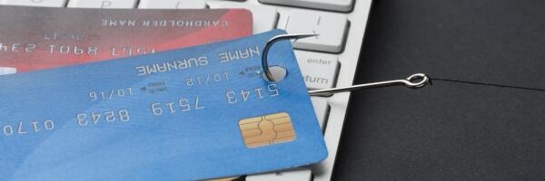 Мошенники пытаются получить доступ к средствам: как защитить свою платежную карту