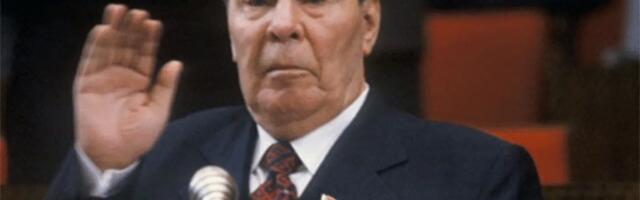 Паншин: Ура, товарищи!