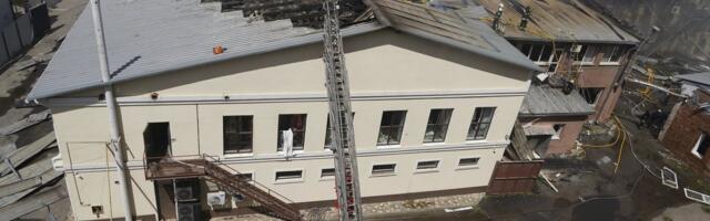 Российская армия нанесла удар по центру Харькова. Одна из бомб взорвалась рядом с многоэтажкой. Пострадали более 30 человек