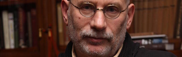 Писателя Бориса Акунина заочно приговорили в РФ к 14 годам лишения свободы