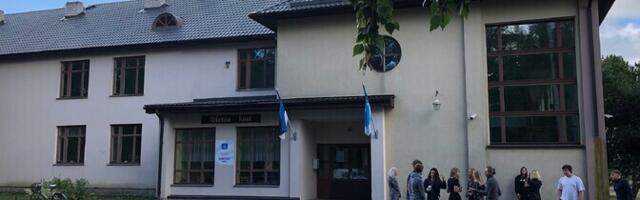 Волость Ляэнеранна собирается снести здания школ в Виртсу и Лыпе