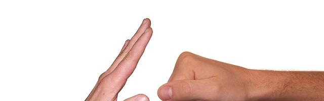 Нарушившего запрет на приближение нарвитянина взяли под стражу