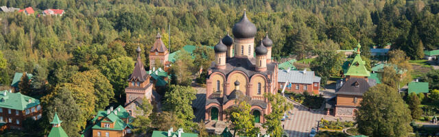Управа района снова приглашает жителей на экскурсию в Пюхтицкий монастырь