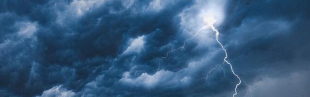 По всей Эстонии объявлено предупреждение о грозе, дожде и ветре