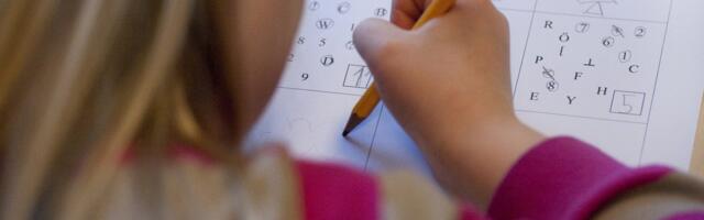 Министерство образования планирует запретить вступительные тесты в первый класс. Взамен предлагается тянуть жребий