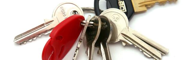 Жительница муниципального дома возмущена суммой, в которую обошлась замена сломавшегося замк