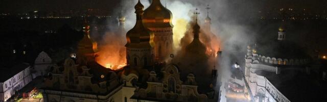 Правдивы ли снимки фотографов, которые готовятся к съёмкам пожара в Киево-Печерской лавре?