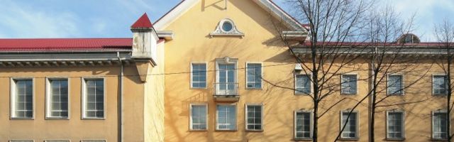 ФОТО | КаПо сносит имеющее историческую ценность школьное здание в Таллинне