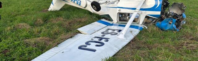 ФОТО | Спасатели предотвратили возгорание потерпевшего крушение в Тойла самолета Хендрика Агура