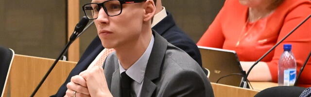 Ларченко призвал Еселюнаса отказаться от работы в Нарвском горсобрании на время расследования