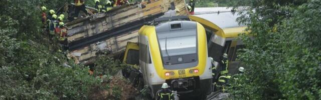 Следствие считает оползень причиной крушения поезда в Германии