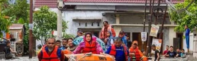 Число жертв наводнения в Индонезии достигло 442 человек: регион охвачен стихийными бедствиями