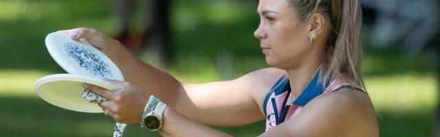 ПРЯМОЙ ЭФИР на Delfi TV | Сможет ли лучшая диск-гольфистка Эстонии вернуться в борьбу за лидирующие позиции во второй день домашнего этапа серии „Большого шлема“?