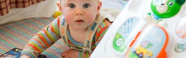 Исследование: дети еще в возрасте до одного года пытаются хитрить и обмануть своих родителей