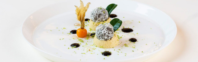 Рецепт от итальянского шефа: лаймовый хумус со сферами из черных соевых бобов и кокоса