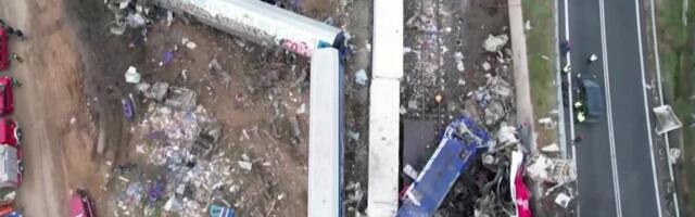 ВИДЕО | При столкновении поездов в Греции погибли минимум 38 человек