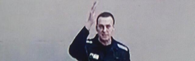 "Не боюсь ни химоружия, ни Путина". Навальному грозит еще до 15 лет тюрьмы