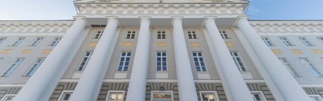 МНЕНИЕ | Экономист о высшем образовании: пора взимать плату с поступающих в университет и ограничить прием