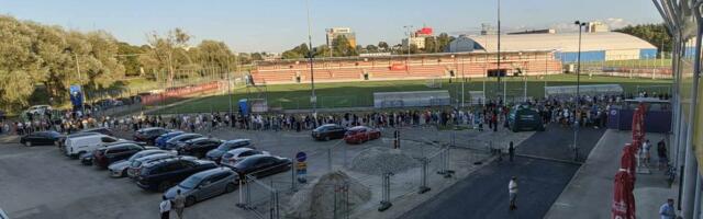 ФОТО | Гигантская очередь фанатов перед ответным матчем „Левадии“ в Лиге конференций