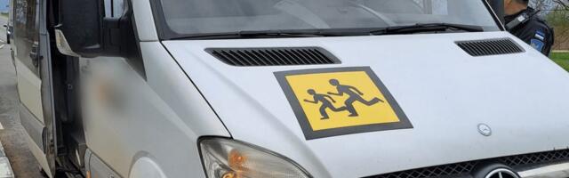 За рулем школьного автобуса вновь оказался водитель, трижды судимый за педофилию