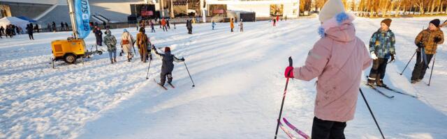 На Таллиннском певческом поле открыта лыжная трасса из искусственного снега