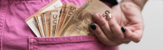 Государству не заплатили больше 2 миллионов евро автоналога. Налоговая начала арестовывать счета