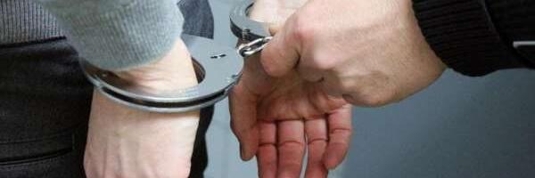 Гражданин Литвы получил 50 суток ареста за надругательство над украинским флагом