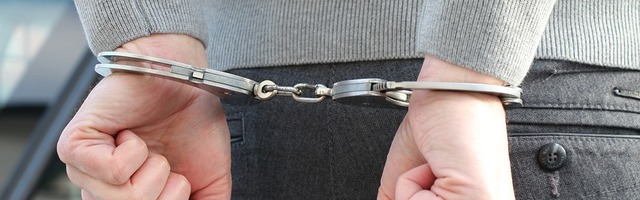 Пытавшегося скрыться от полиции молодого водителя без прав поймали в лесу Нарва-Йыэсуу и взяли на месяц под стражу