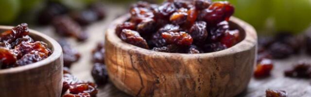 Изюм — польза и вред для организма человека, калорийность