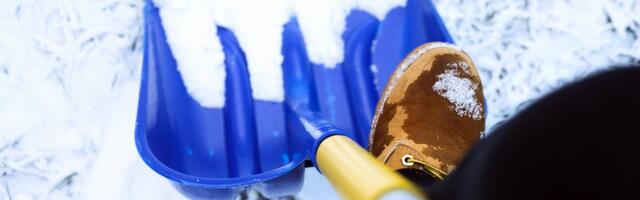 К врачу через сугробы. Пенсионерка осталась один на один со снегом, больной ногой и неожиданными расходами