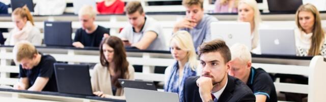 В случае замораживания финансирования высшего образования введение платы за обучение представляется неизбежным — отчёт