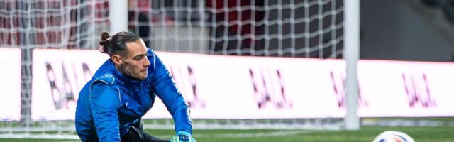 Пострадал из-за российского бизнесмена, теперь тренируется у женщины. Что происходит с вратарем сборной Эстонии в Швеции