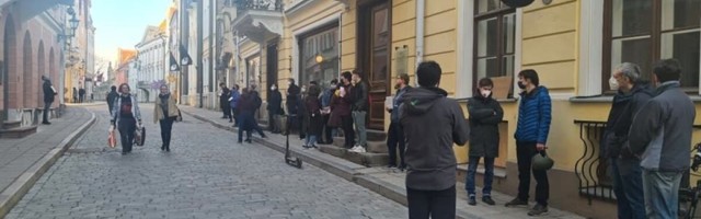 ФОТО | У посольства России в Таллинне состоялась акция в поддержку Навального