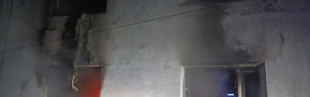 ФОТО | В горящем жилом доме обнаружили тело мужчины