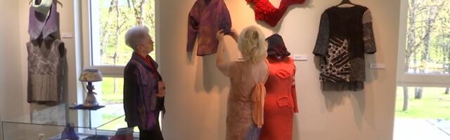 В Йыхви открылась выставка коллекции одежды и аксессуаров из шерсти
