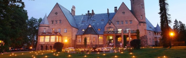 Локдаун со вкусом: 4 роскошных замка Эстонии, где можно остаться на ночь