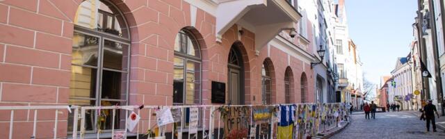 Полиция задержала мужчину, закидавшего яйцами российское посольство