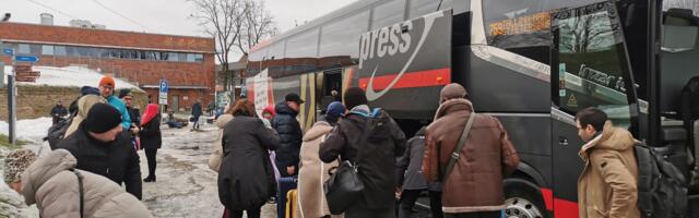 Скоро у погранпункта в Нарве появится автобус, в котором можно будет согреться и перекусить. Это инициатива финна