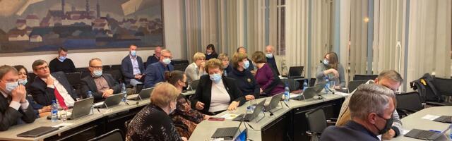 Вотум недоверия председателю и зампредседателя горсобрания Нарвы провалился