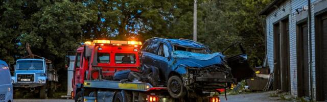 ФОТО | Непростая суббота на дорогах Эстонии: вечером произошла тяжелая авария