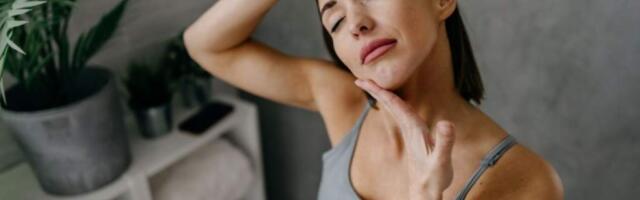 Йога для шеи, спины, плеч, воротниковой зоны: упражнения для начинающих