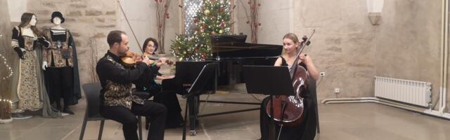 «В ожидании Рождества»: в Нарвском замке на ура прошел заключительный камерный концерт осеннего цикла