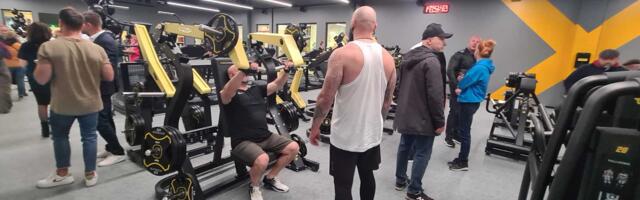 ВИДЕО | Открывшийся в Нарве большой круглосуточный тренажерный зал Gym! Eesti пришли оценить много жителей города