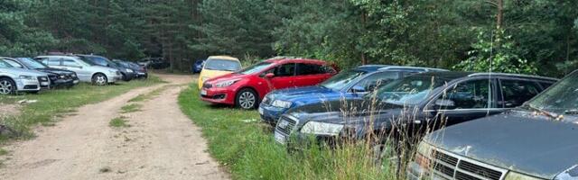 В конце сентября на погранпункте Койдула начнется эвакуация неправильно припаркованных машин