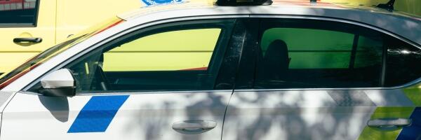 Рижского полицейского будут судить за превышение полномочий: бил задержанного током