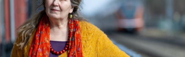 Суд начнет рассматривать жалобу чиновницы, уволенной из-за ошибки в законе об азартных играх