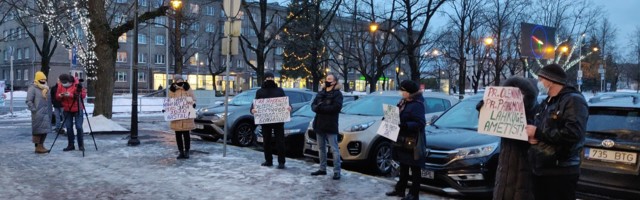 ФОТО: В Нарве прошел пикет в поддержку новой коалиции и ее кандидатов в руководители города